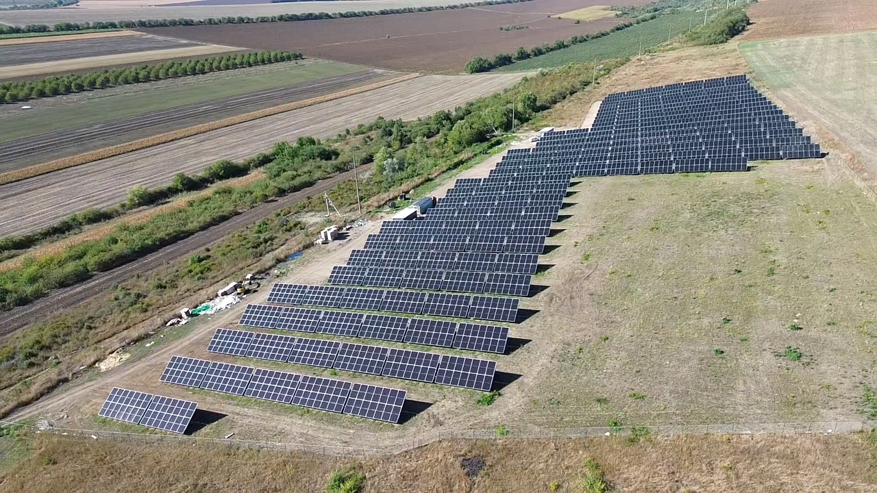 Parc fotovoltaic realizat în Bălțata