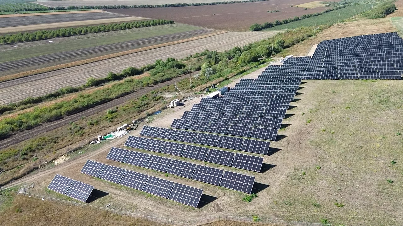 Parcul fotovoltaic Bălțata văzut din dronă